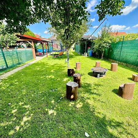 Apartman Sen Petrov Exteriör bild
