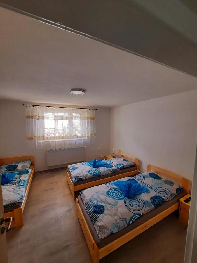 Apartman Sen Petrov Exteriör bild