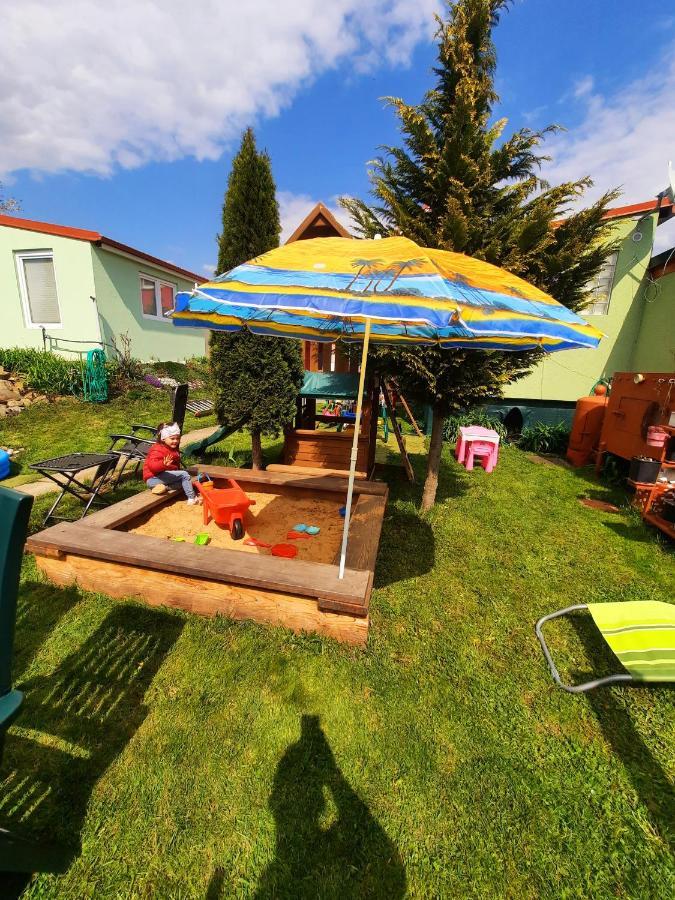 Apartman Sen Petrov Exteriör bild