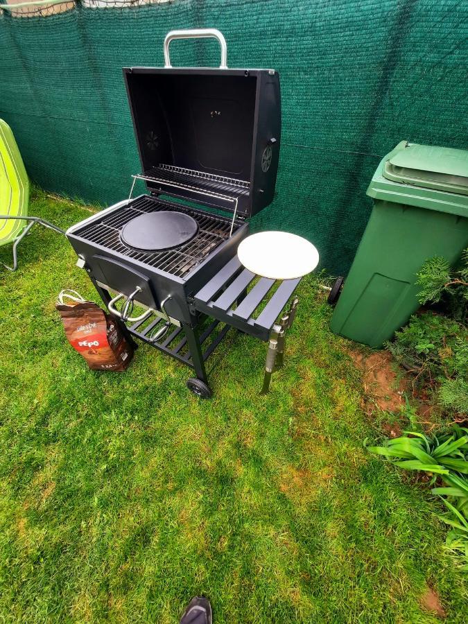 Apartman Sen Petrov Exteriör bild
